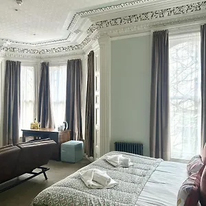 central-belfast-apartments-harpers.belfasthotelsireland.com/